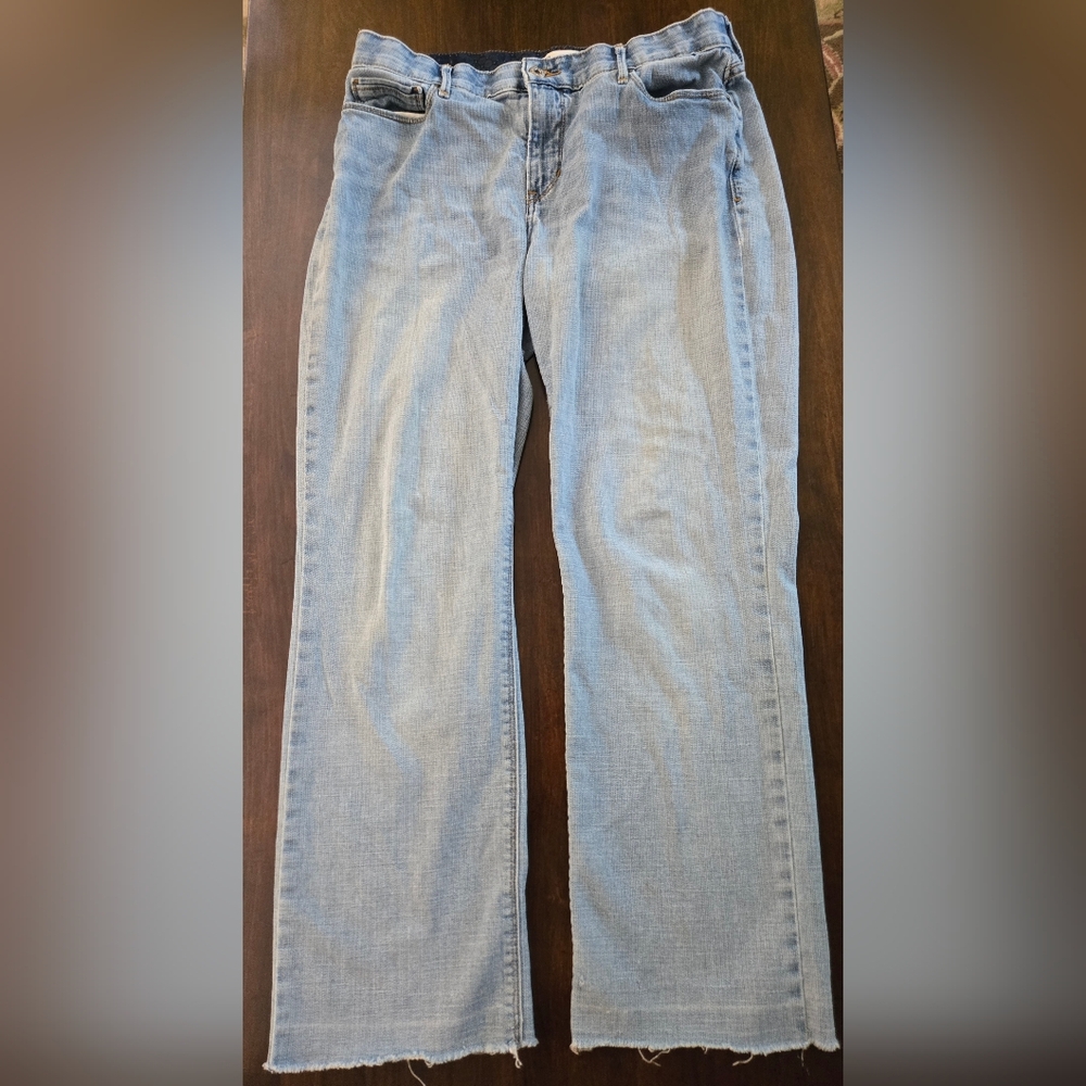 Levi's Straight Leg Perfect Waist 525 Blue Jeans Beautifully Broken In